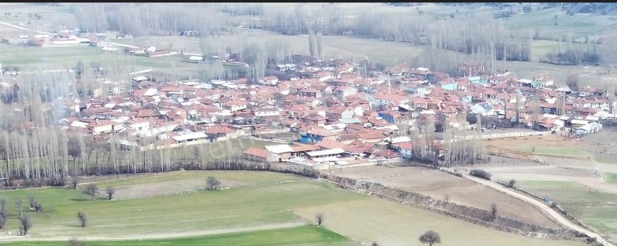 Aslanapa Tokul Köyü Satılık Tarla Kütahya'da 20 Dönüm Yatırımlık Düz Arazi