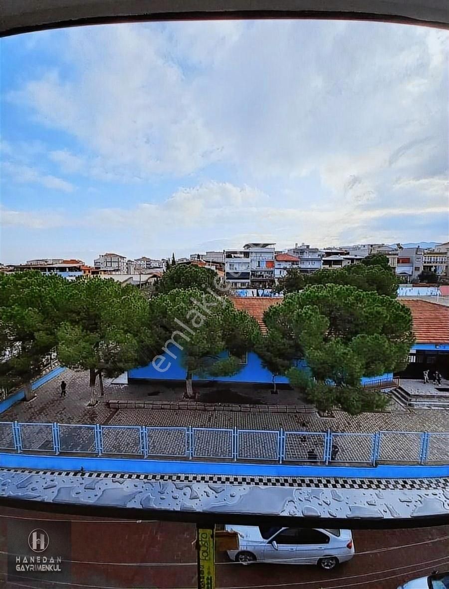 Turgutlu Selvilitepe Kiralık Daire Turgutlu Selvilitepe Mah Okul Ve Pazar Karşısı Köşe Bina