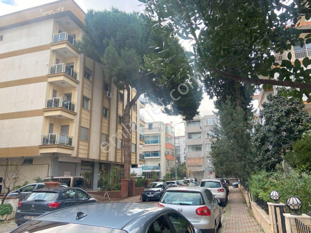 Karşıyaka Nergiz Kiralık Daire Bostanlı'da 3+1 Nezih Cadde Üzeri Kiralık Daire