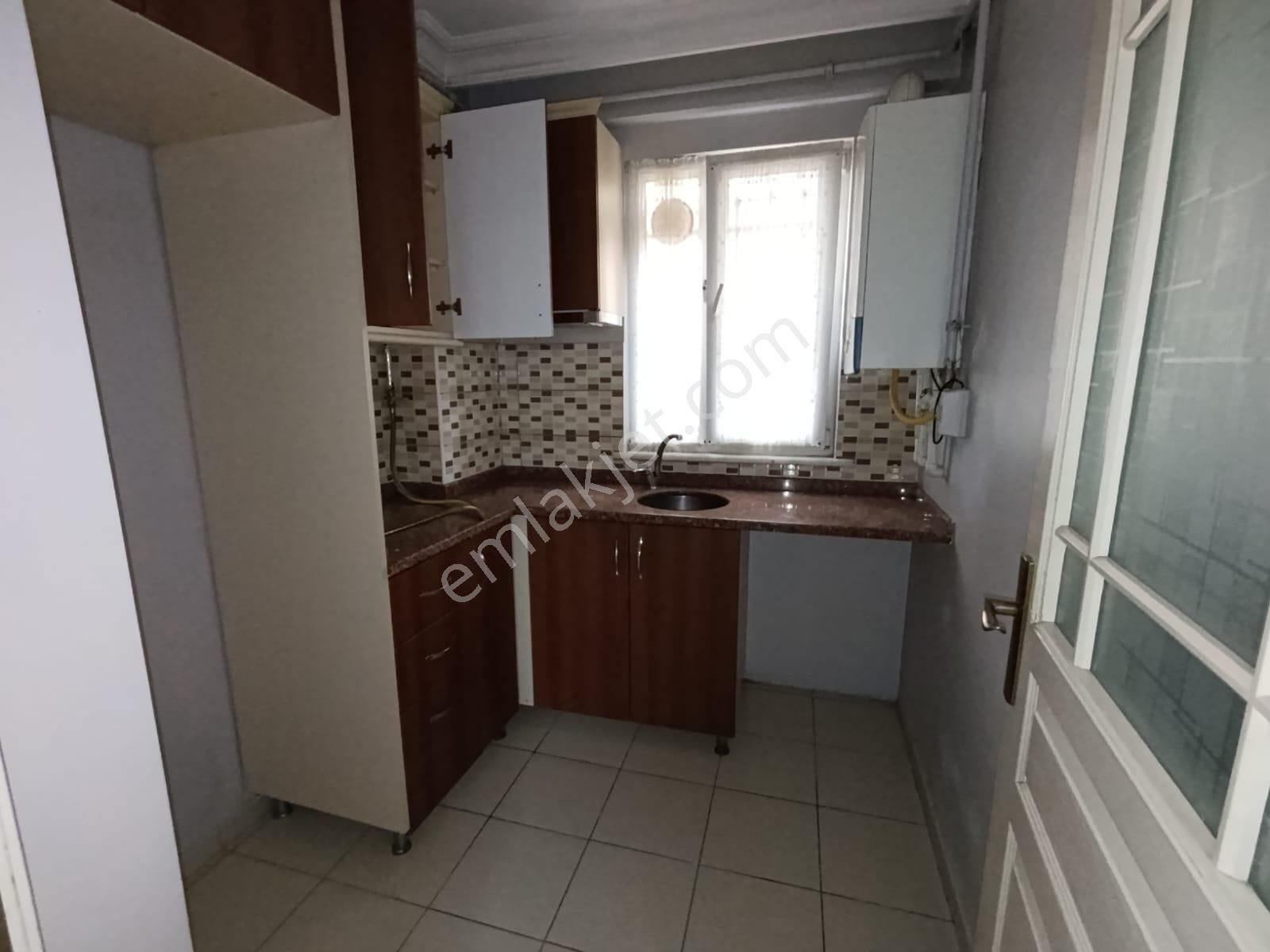 Ümraniye Necip Fazıl Kiralık Daire Necip Fazıl'da Metroya Yakın 2+1/70m2 Y.giriş Kiralık Daire