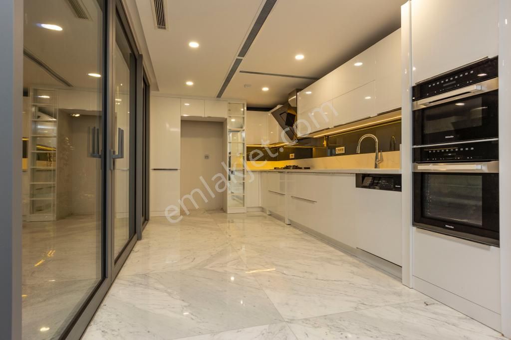 Salacak'ta Tarihi Yarımada Kesintisiz Manzaralı Bahçe Katı Daire - Görsel 14