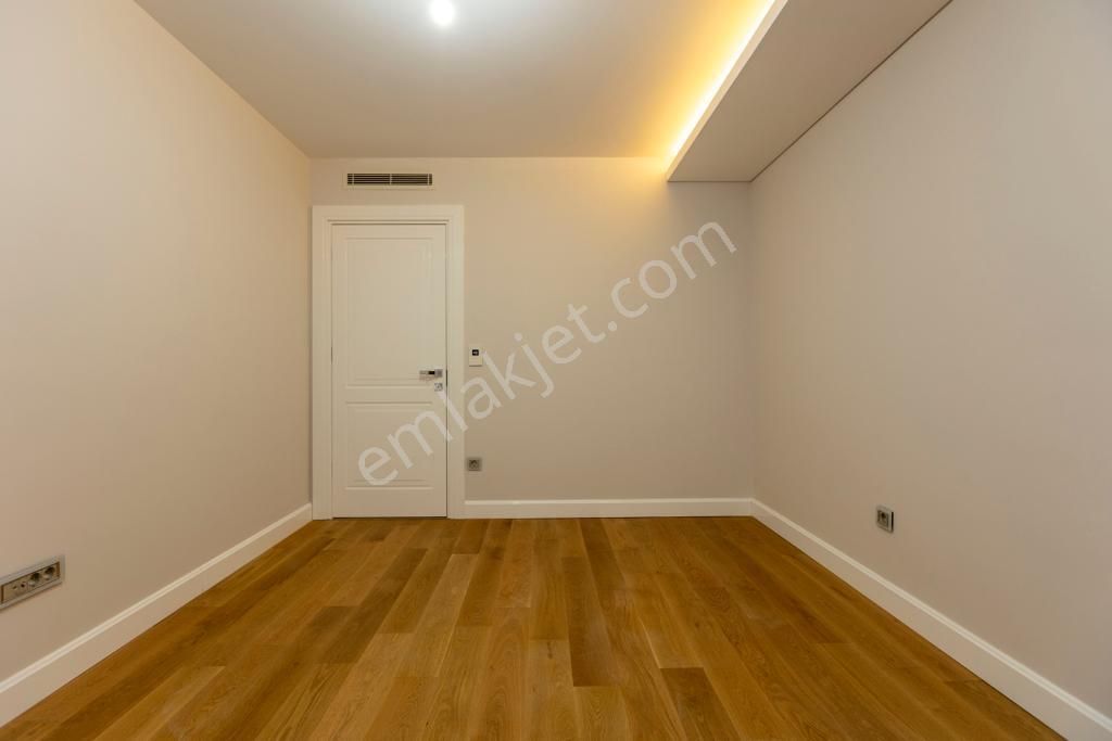 Salacak'ta Tarihi Yarımada Kesintisiz Manzaralı Bahçe Katı Daire - Görsel 13