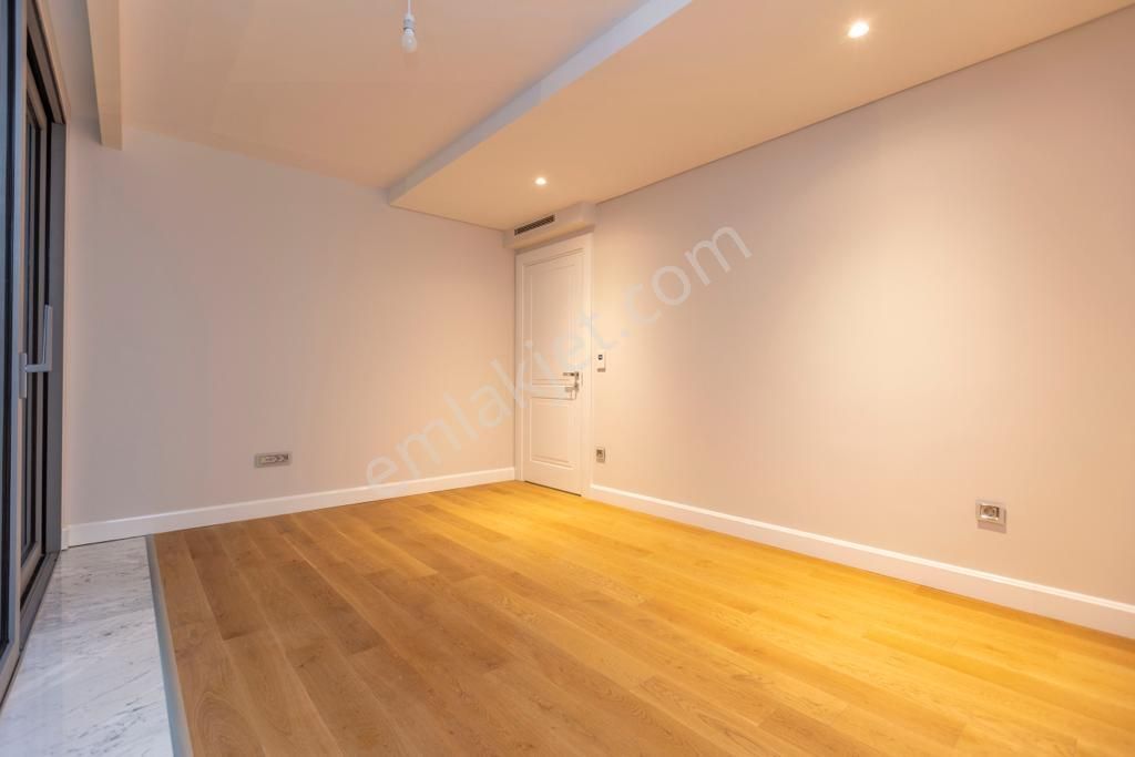 Salacak'ta Tarihi Yarımada Kesintisiz Manzaralı Bahçe Katı Daire - Görsel 10