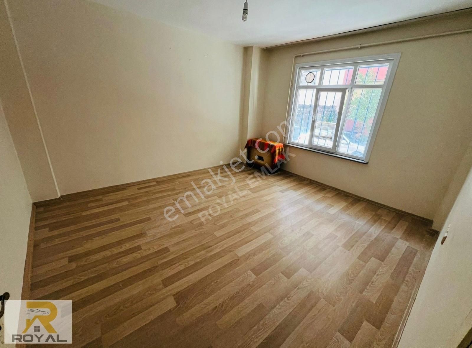 Küçükçekmece İnönü Kiralık Daire Royal'den İnönü Mah'de 2+1 90 M2 Kiralık Giriş Daire