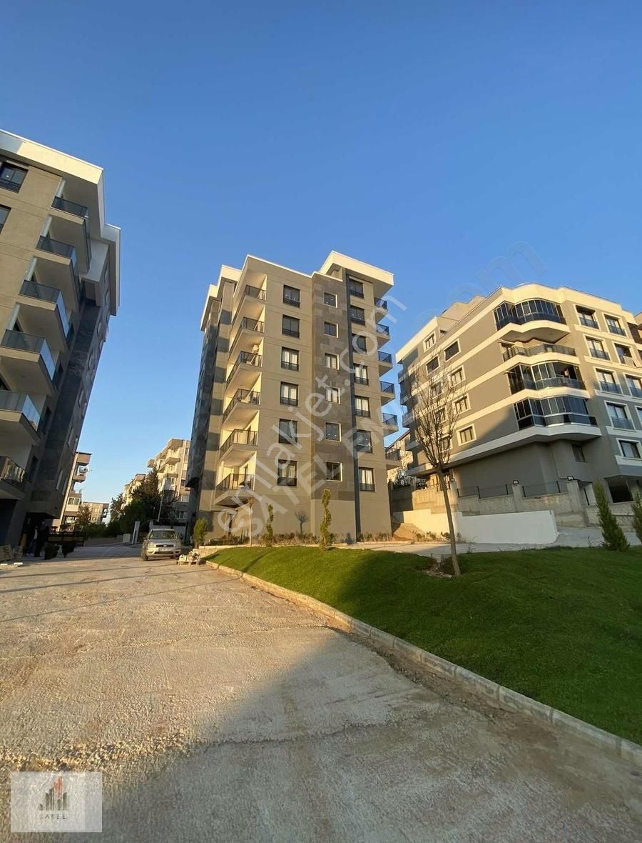 Karabağlar Devrim Satılık Daire Asil Park Evlerinde 2+1 110 M2 Sıfır Lüks Daire