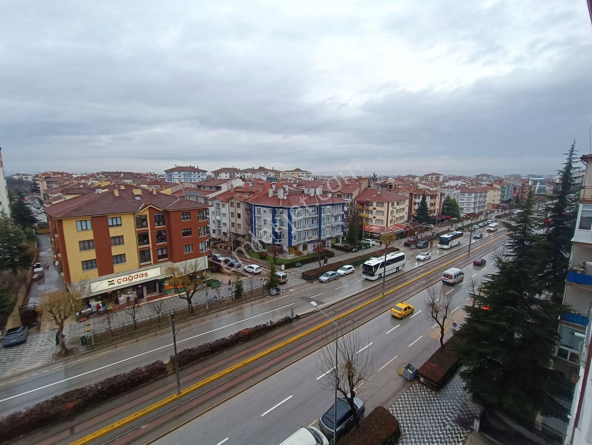 Odunpazarı Vişnelik Satılık Daire Yzg Den Vişnelik Mh.ali Fuat Güven Bulvarı Üzerinde Satılık 3+1 Asansörlü Geniş Daire