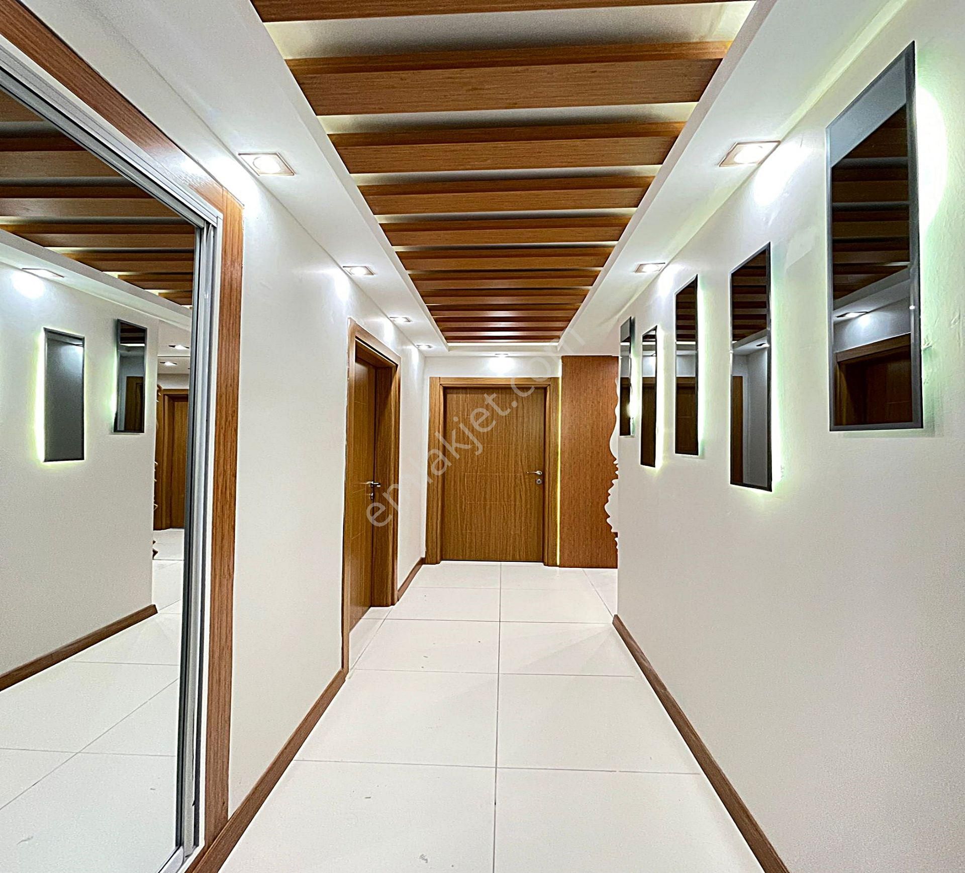 Metrobüse Çok Yakın İçi Ultra Lüks Teraslı 2+1 Satılık Daire - Görsel 22