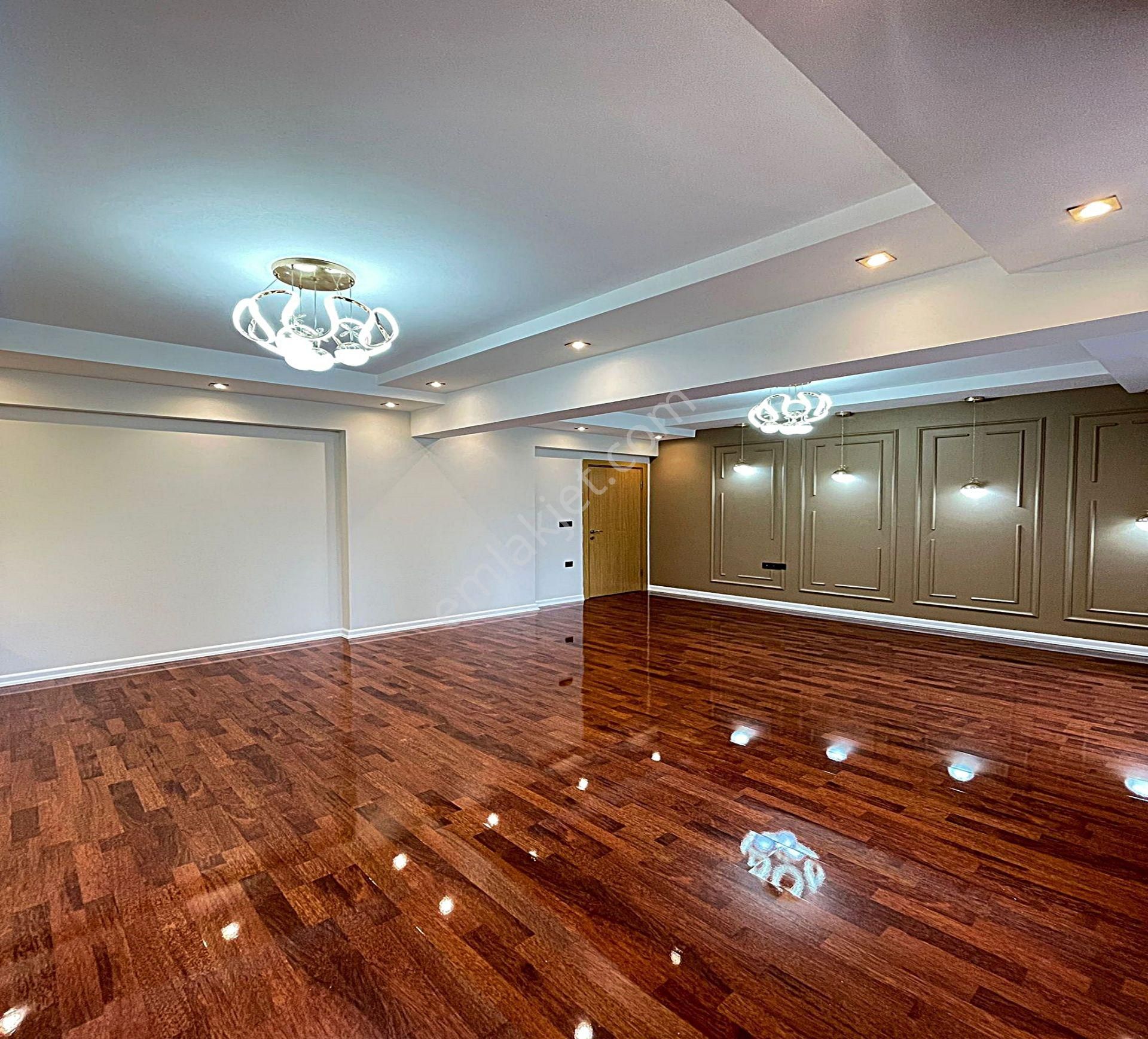 Metrobüse Çok Yakın İçi Ultra Lüks Teraslı 2+1 Satılık Daire - Görsel 2