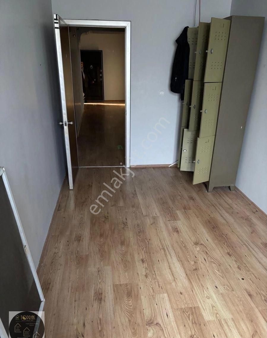 Zeytinburnu Çırpıcı Kiralık Dükkan & Mağaza Toprak İnşaat & Emlak'tan Çırpıcı Mahallesinde Kiralık Eşyalı Ofis