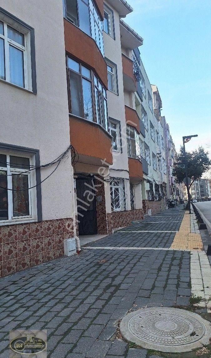 Bandırma Hacı Yusuf Satılık Daire Bandırma Hürriyet Parkının Karsısı Cadde Üzerinde Giriş Kat Daire.