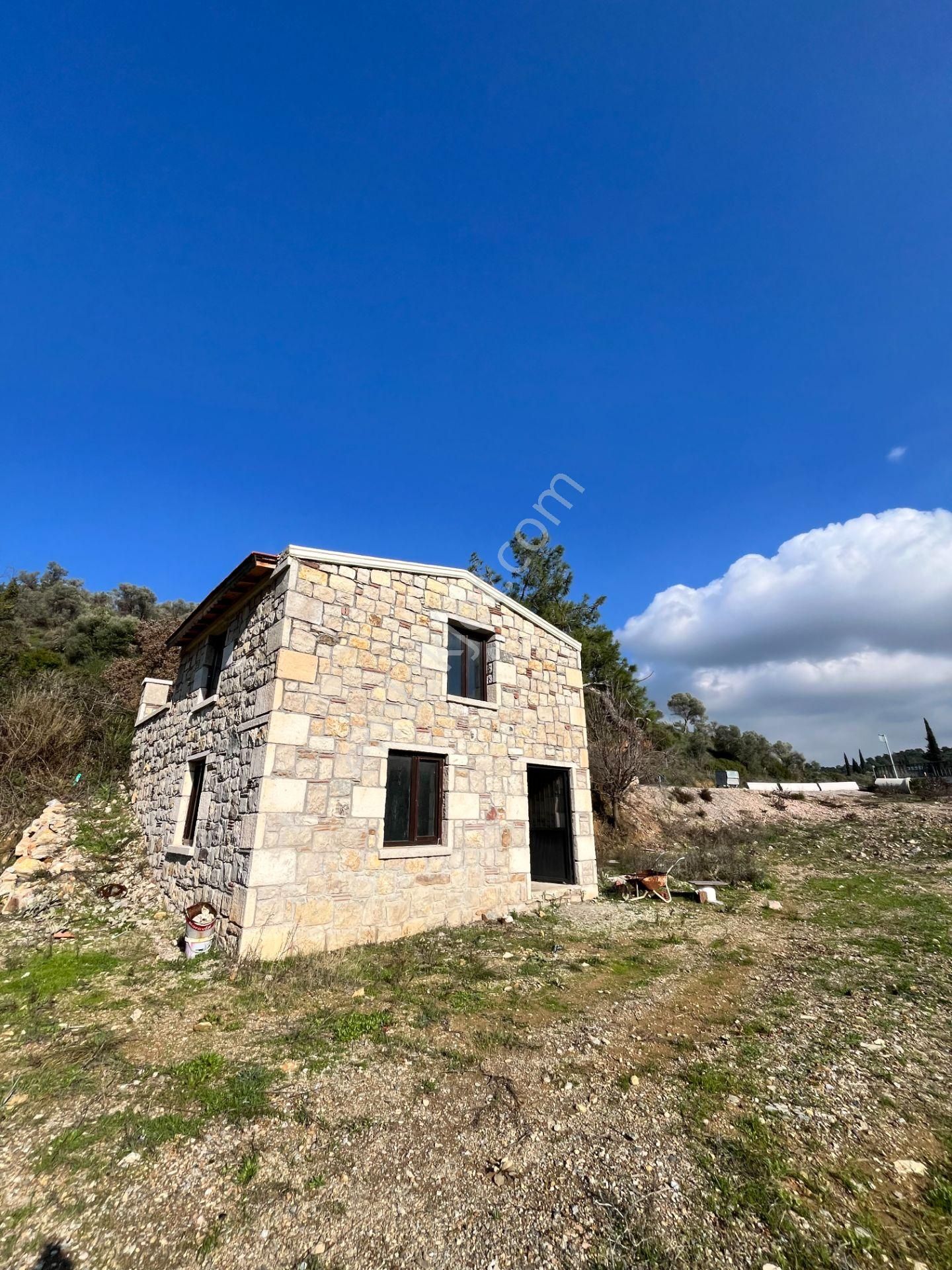 Kavakdere’de 1800 M² Arsa İçinde Taş Ev Ve Zeytinlik - Görsel 26