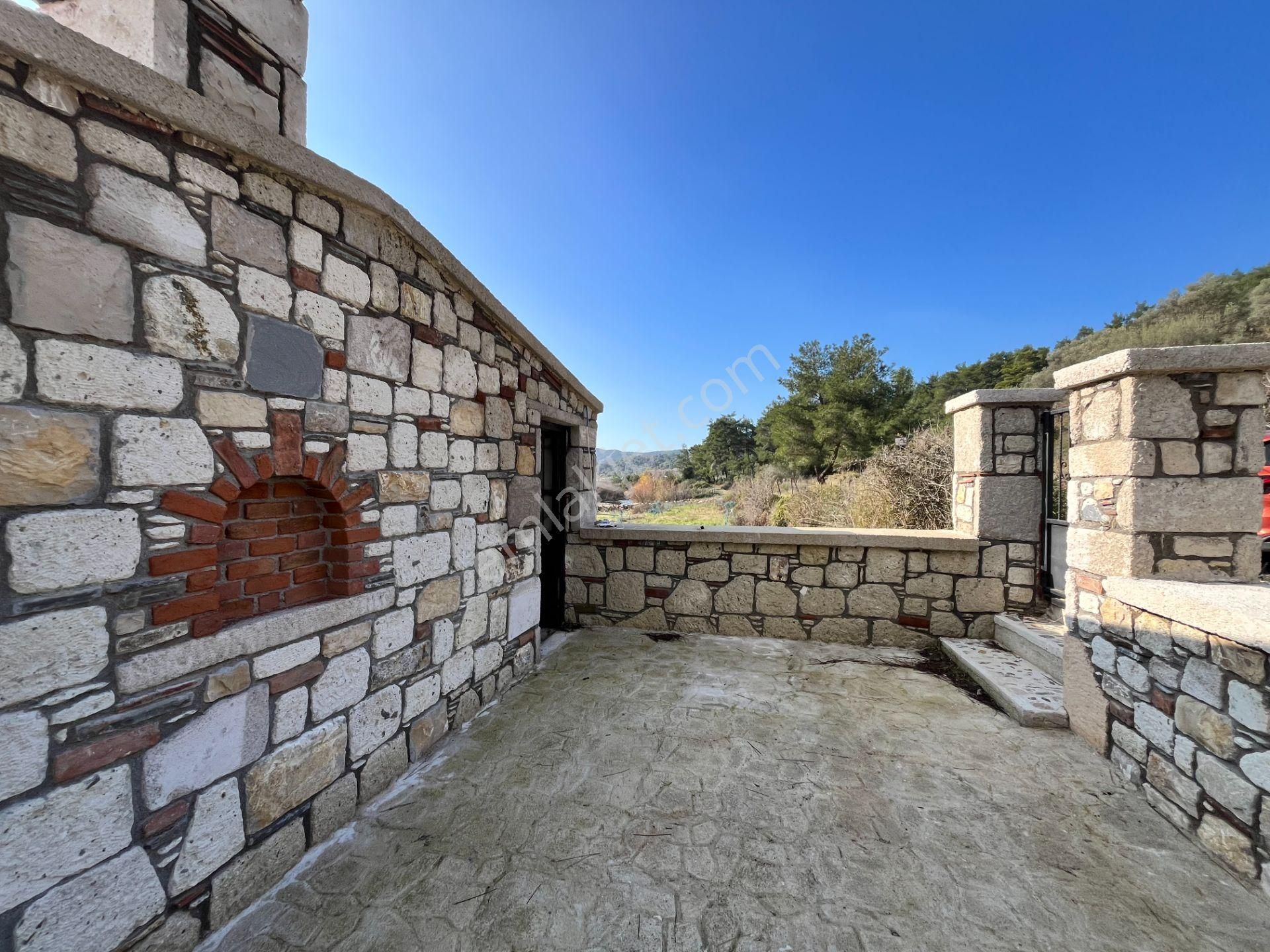 Kavakdere’de 1800 M² Arsa İçinde Taş Ev Ve Zeytinlik - Görsel 22