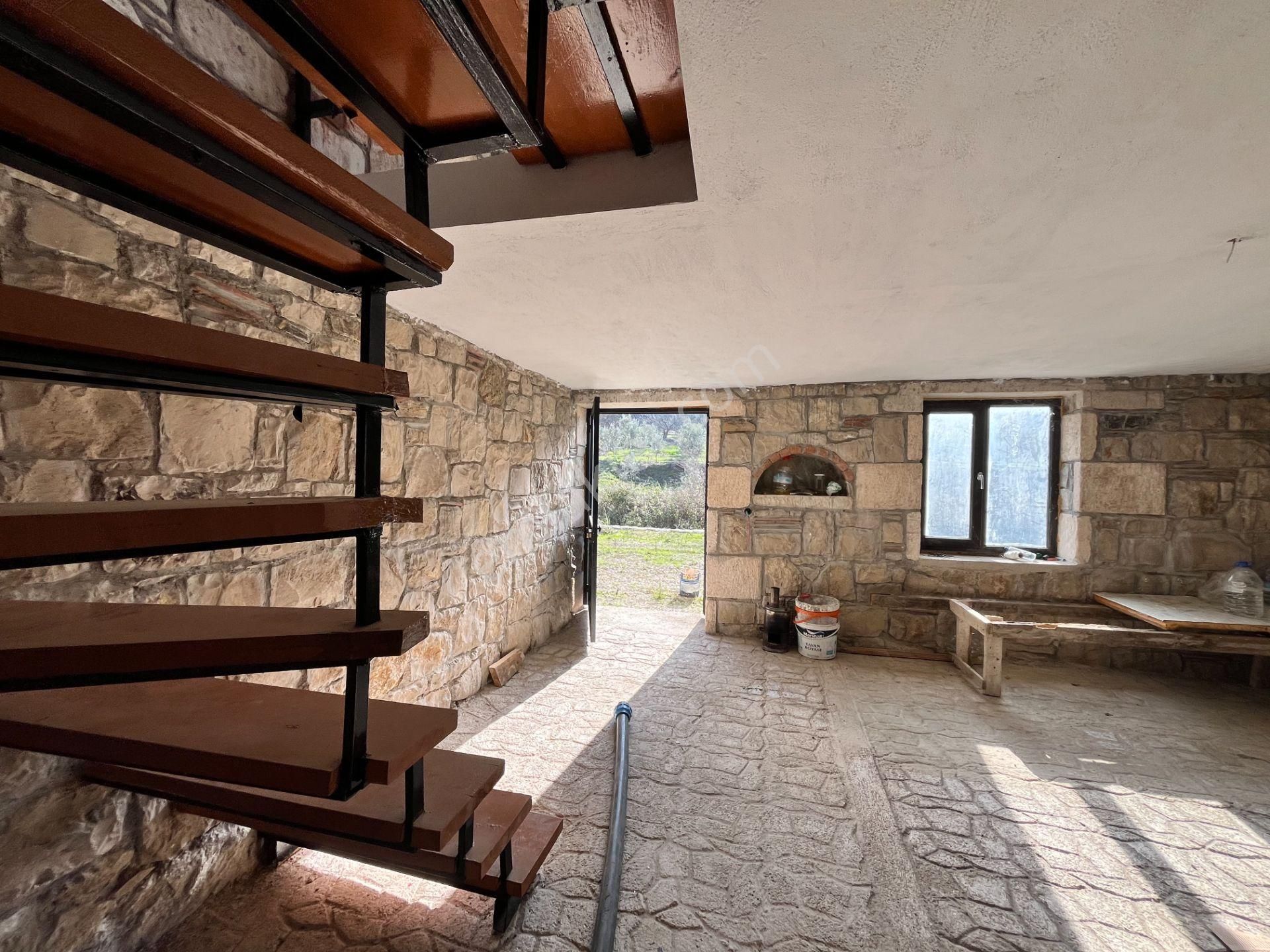 Kavakdere’de 1800 M² Arsa İçinde Taş Ev Ve Zeytinlik - Görsel 30