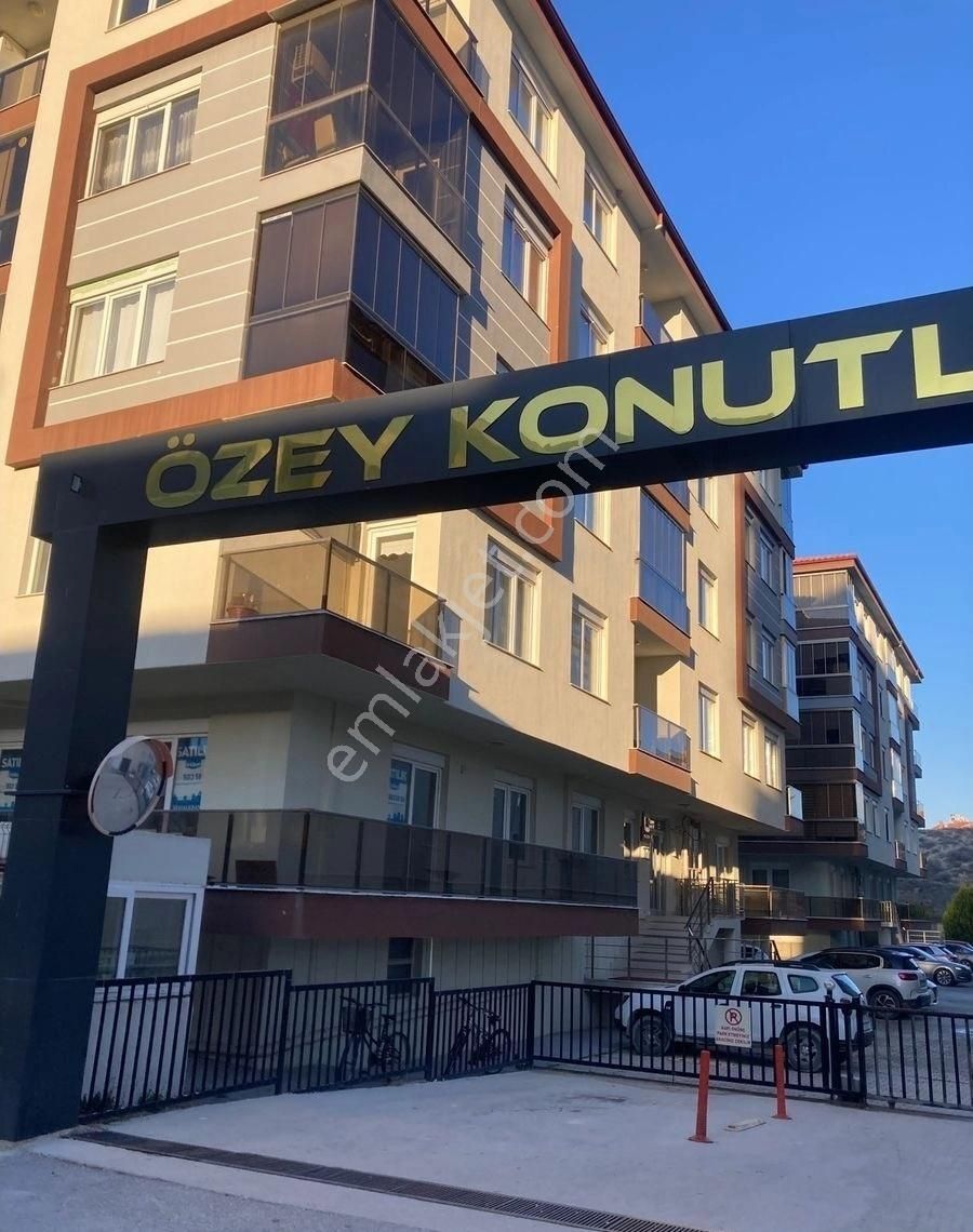 Burdur Merkez Emek Satılık Daire Emek ( Anayol) Da Özey Sitesinde Ara Kat Satılık 3/1 Daire