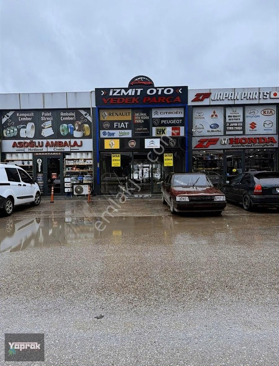 İzmit Sanayi Satılık Dükkan & Mağaza İzmit Sanayii Sitesinde Ana Cadde Üzerinde 