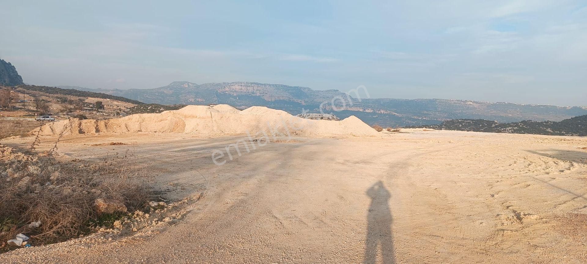 Mezitli Kuzucubelen Satılık Villa İmarlı Kuzucubelen'de Deniz Manzarı Satılık Arsa