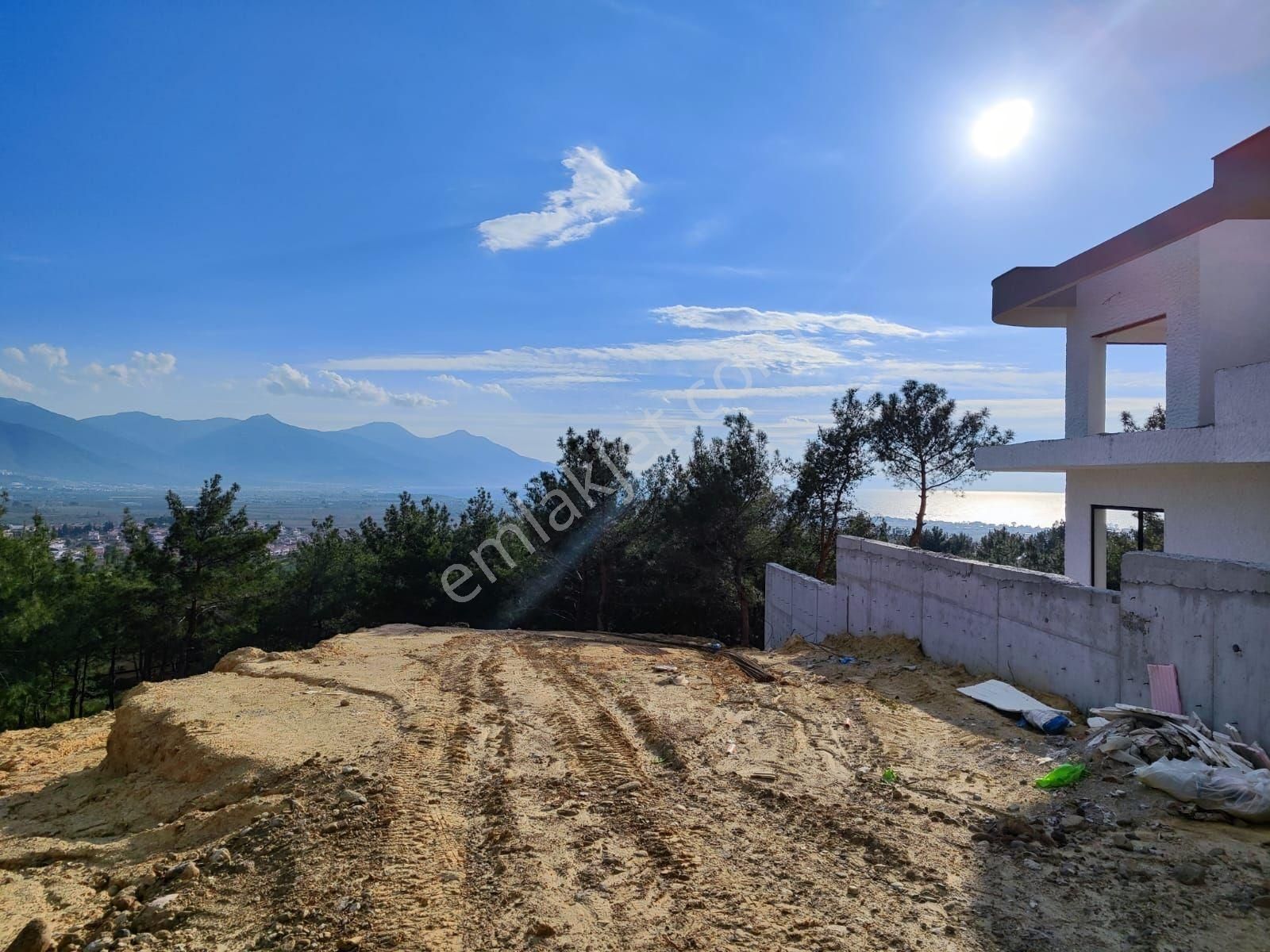 Kuşadası Soğucakta Villa İmarlıkose Konum Deniz Manzaralı 220m2 Arsa