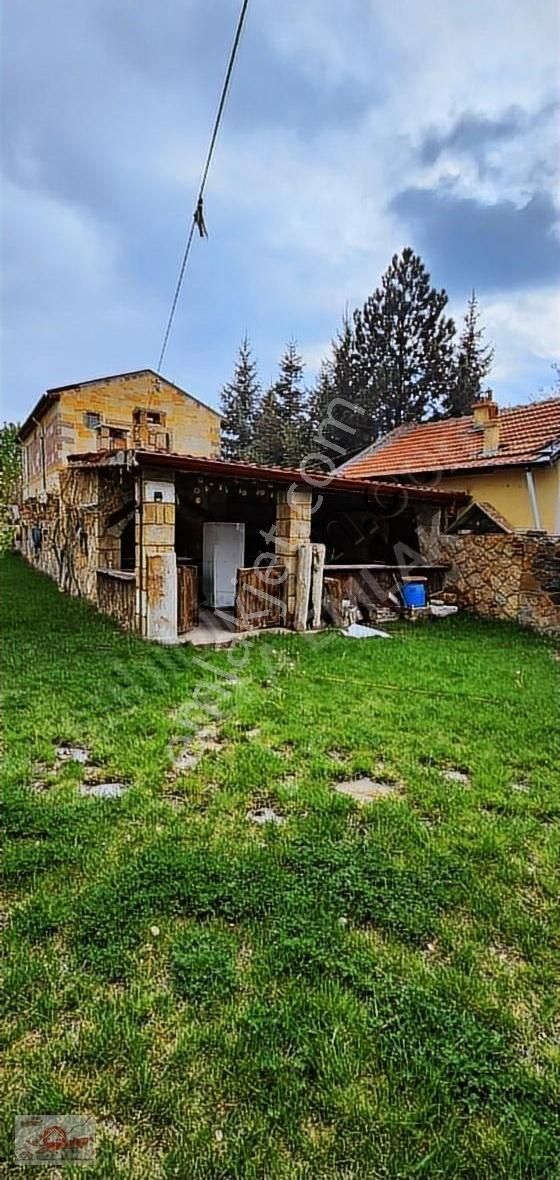 Niğde Merkez Sazlıca Bld. (Yeni) Satılık Müstakil Ev Niğde Sazlıca'da Ana Yola Yakın Satılık Tek Katlı Müstakil Villa