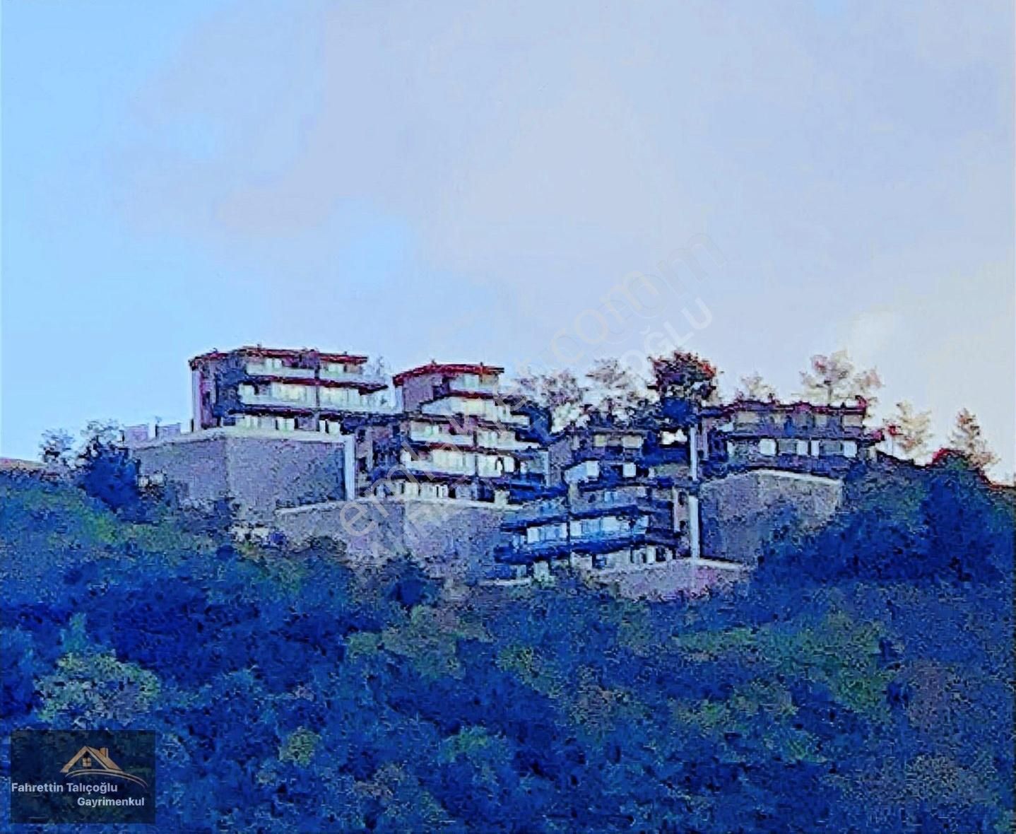 Bulancak Ucarlı Satılık Villa Site İçersinde Satılık Sıfır Çok Şık 3 Katlı Müstakil Villa