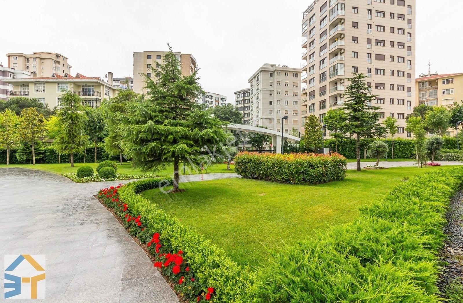 Kadıköy Göztepe Satılık Residence Bağdat Caddesi Yürüme Mesafesinde 2+1 Yüksek Kat Deniz Manzaralı