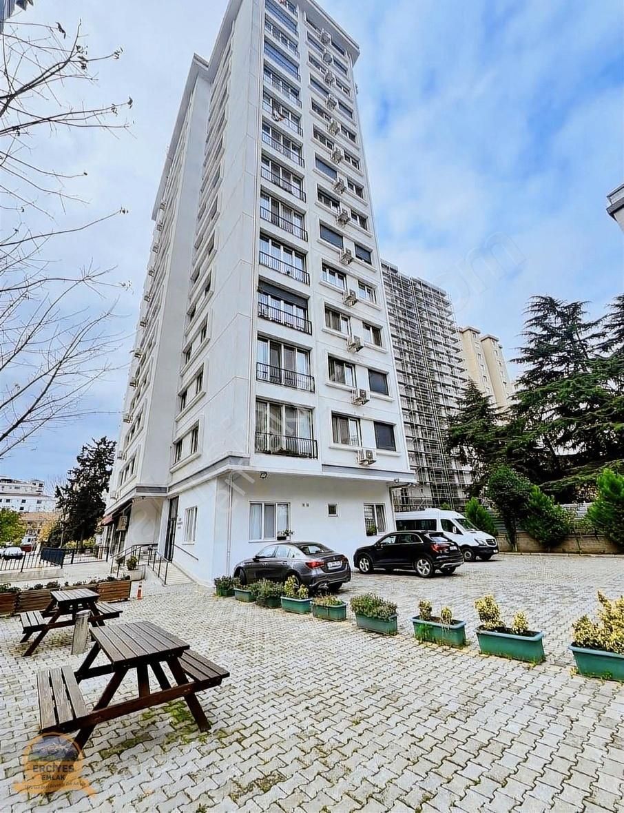 Kadıköy 19 Mayıs Satılık Daire Kozyatağı'nda Deniz Manzaralı Satılık 3+1