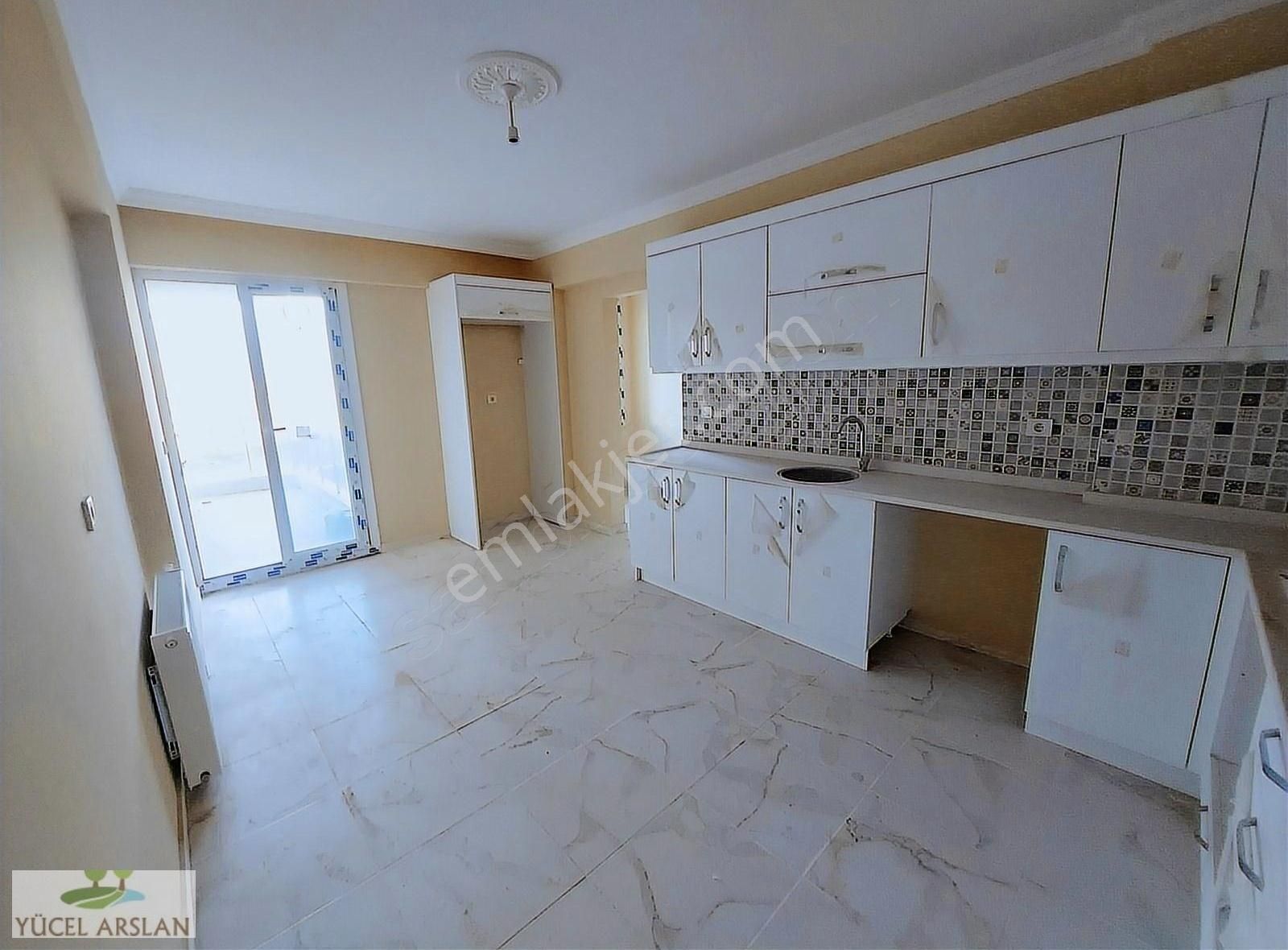 Menemen İstiklal Satılık Daire Kent 2 İstiklal Mah. Satılık 3+1 150m2 Daire