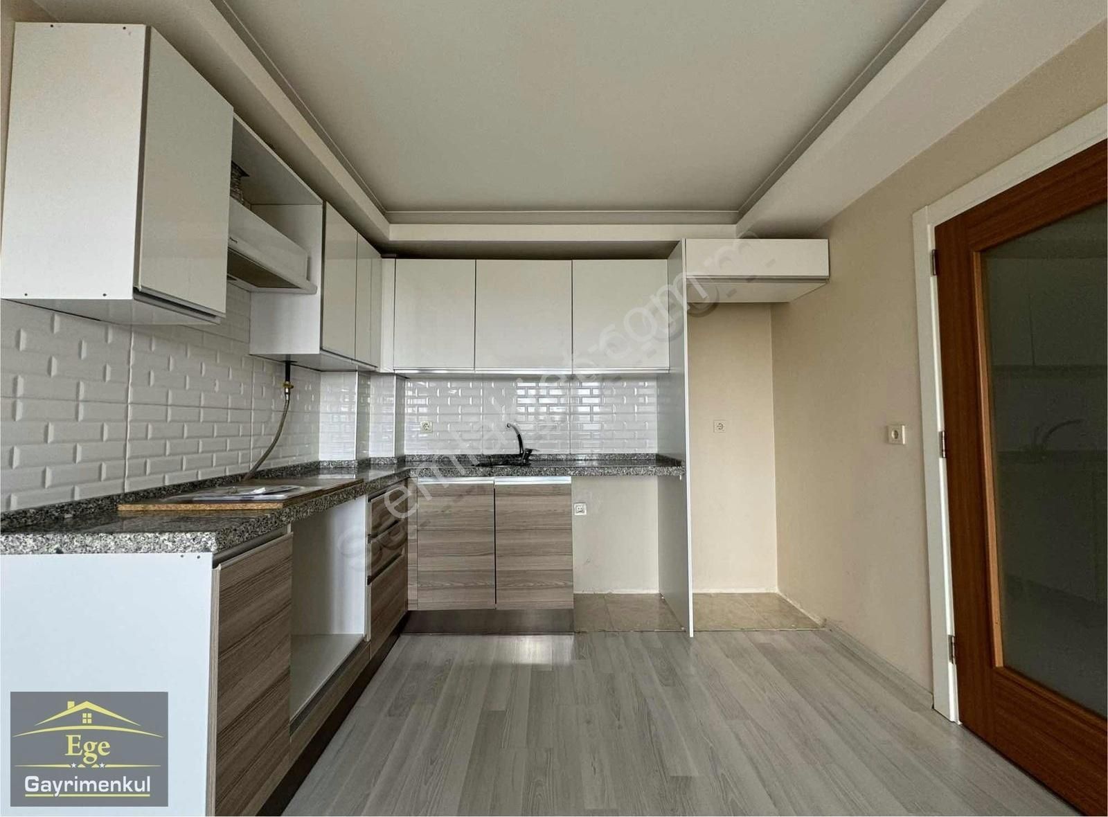 Gebze İnönü Satılık Daire Gebze Yıldız Evler Ön Cephe 2+1 85m² Asansörlü Fırsat Ara Kat