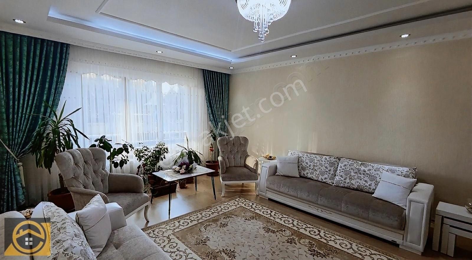 Selçuklu Yazır Satılık Daire Yazır Merkezi Konumda Satılık Lüx 4+1 Zemin Kat Site İçi Daire