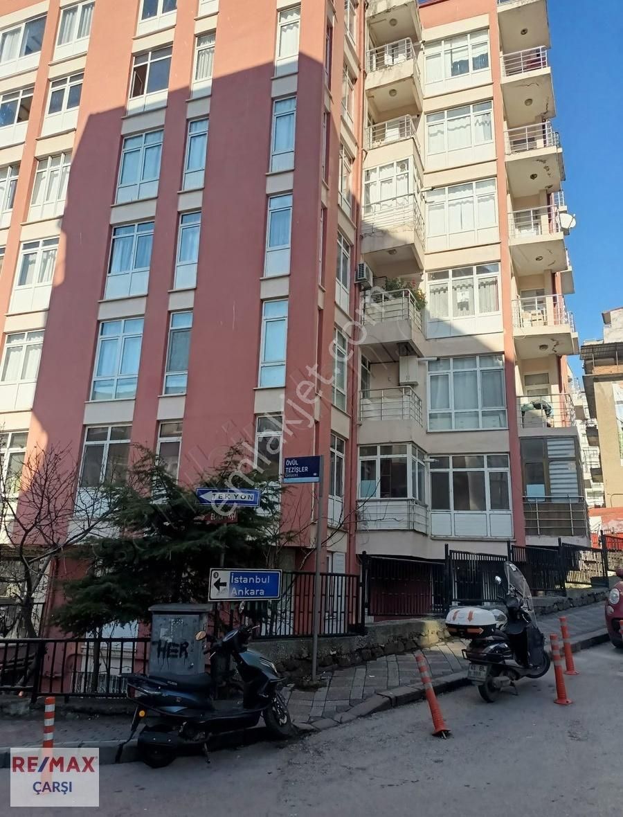 İzmit Kozluk Kiralık Daire Remax Çarşı'dan Merkezi Konumda Kiralık 2+1 Daire