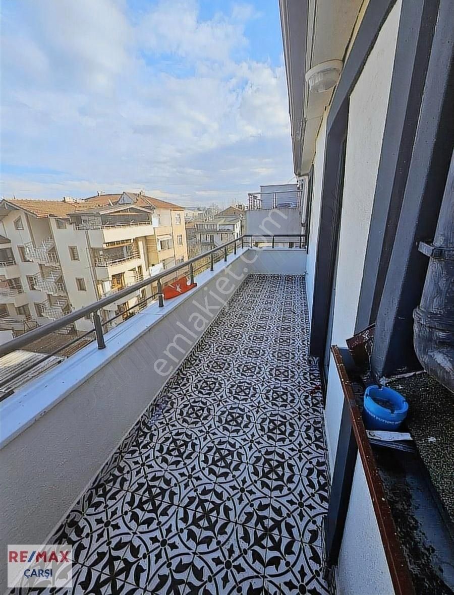 Kartepe Emekevler Kiralık Daire Remax Çarşı'dan Emekevler'de 2+1 Çatı Dublex Kiralık