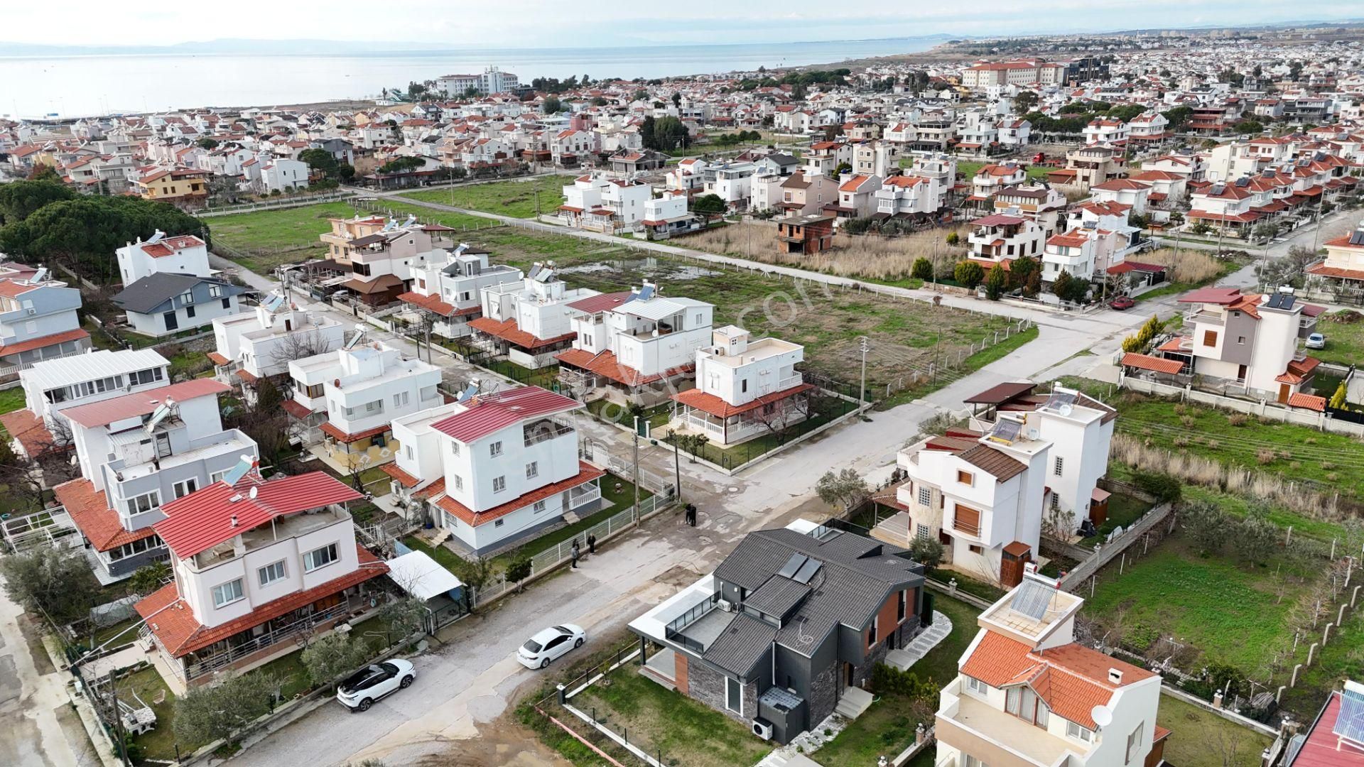 Dikili Cumhuriyet Satılık Villa İzmir Dikili Cumhuriyet Mahallesi Satılık Sıfır 3+1 İkiz Villa