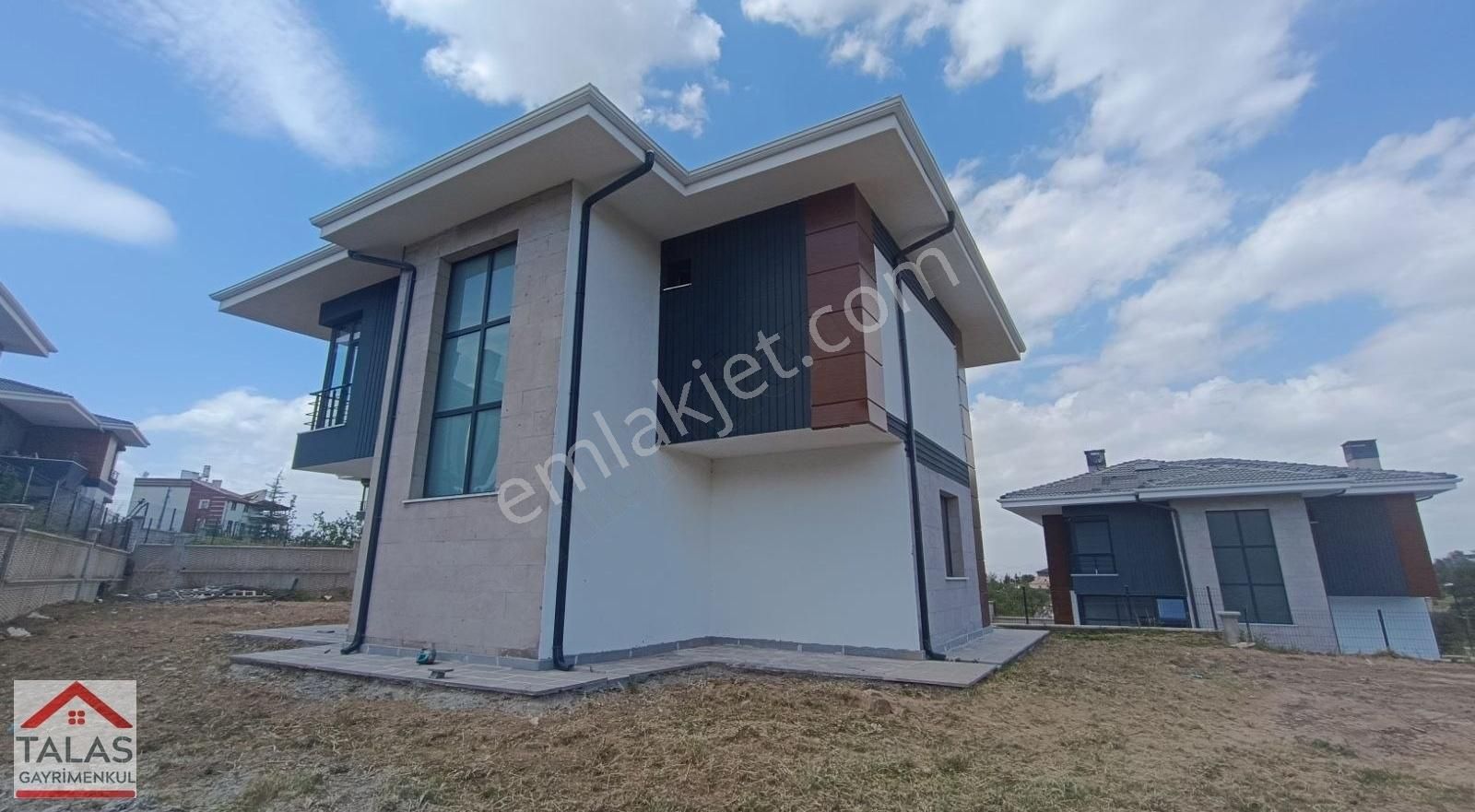 Melikgazi Becen Satılık Villa Talas Gayrimenkul'den Becen'de 4+1 700 M² Bahçe 200 M² Villa