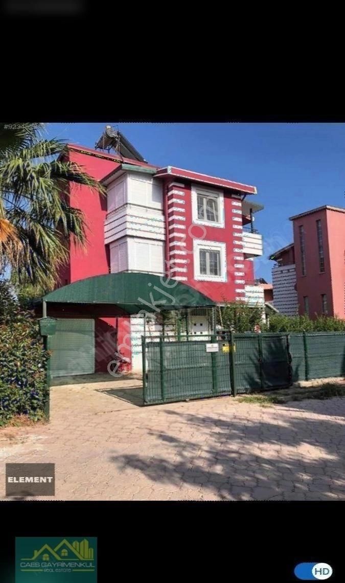 Serik Kadriye Satılık Villa Kadriyede Havuzlu Müstakil 4+1 Eşyalı Villa