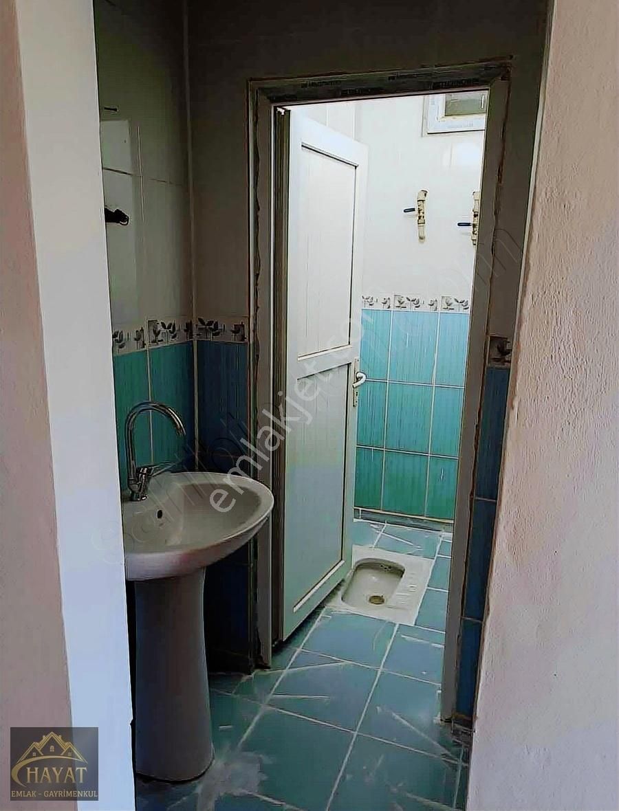 Siirt Merkez Barış Kiralık Daire Hayat Gayrimenkulden Askerlik Şube Yanı Kiralık 3+1 Temiz Daire