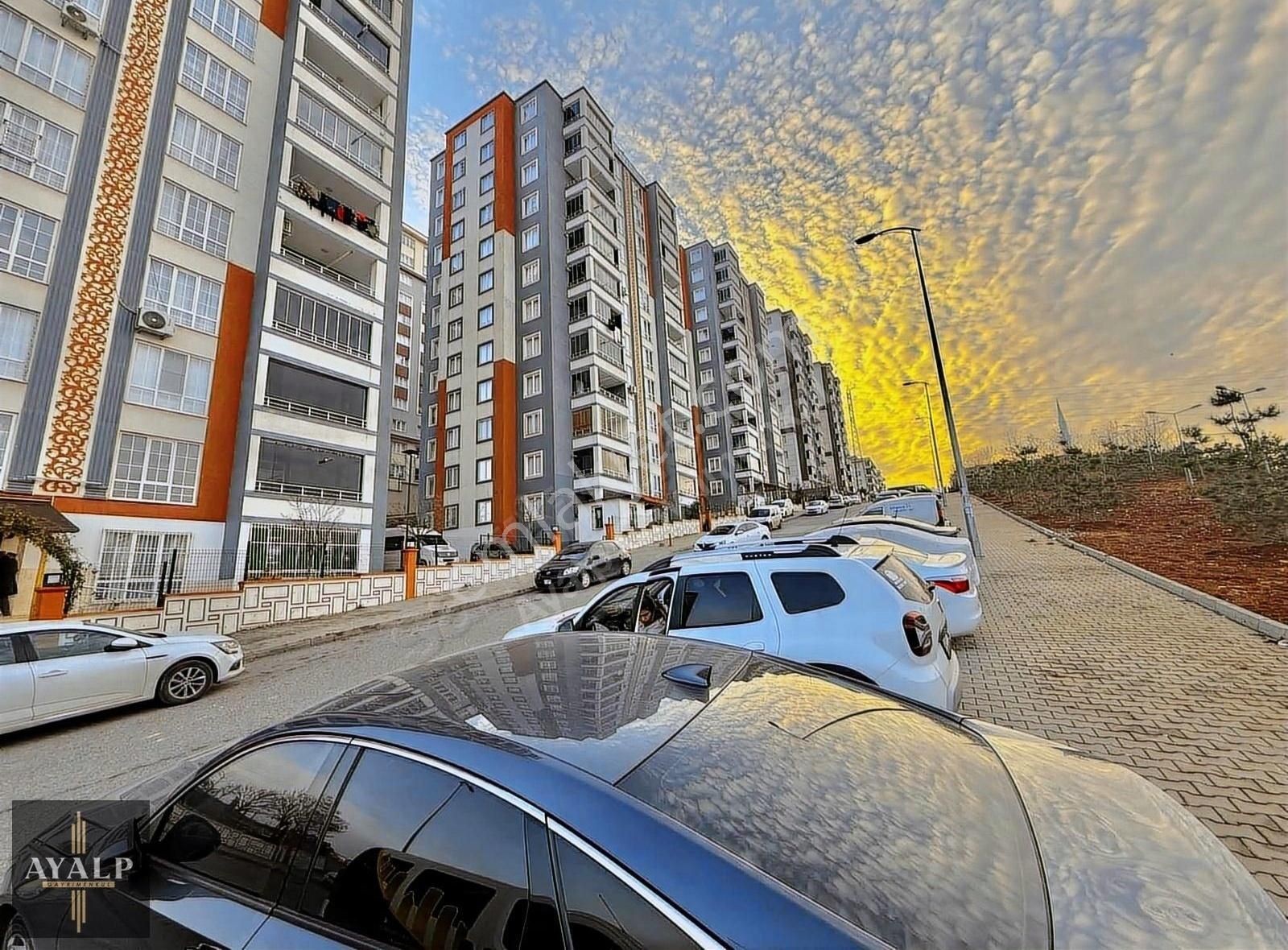 Şehitkamil Karacaahmet Satılık Daire Ayalp'ten Harika Konumda Satılık Fırsat Giriş Kat Daire.