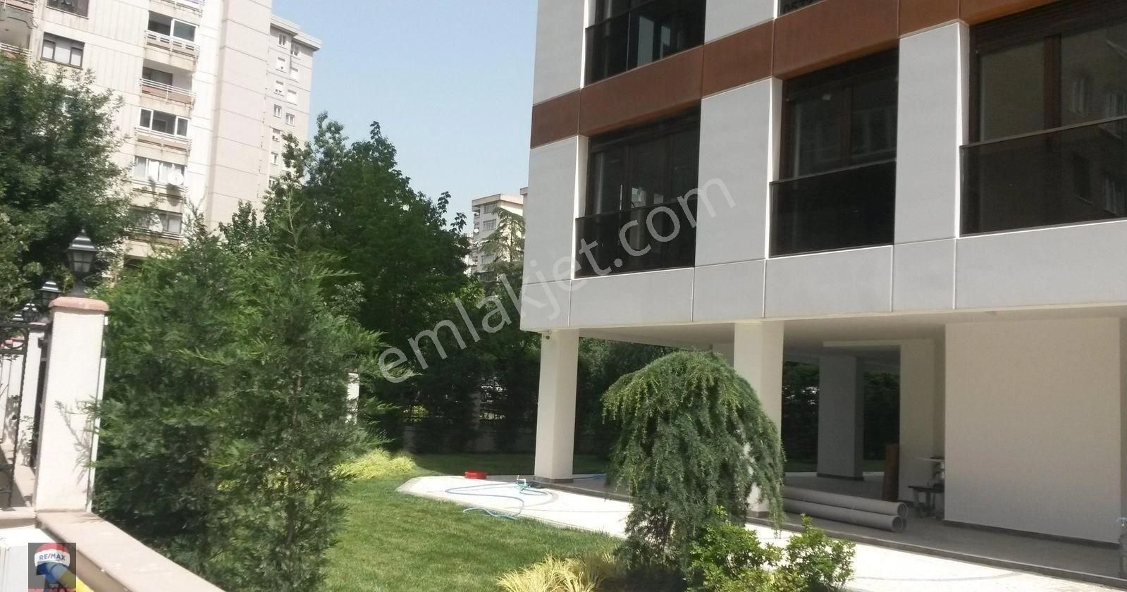 Kadıköy Göztepe Kiralık Daire Göztepe' De Ala'erenköy Konutlarında 2+1 Yeşillikler İçinde Kiralık Daire