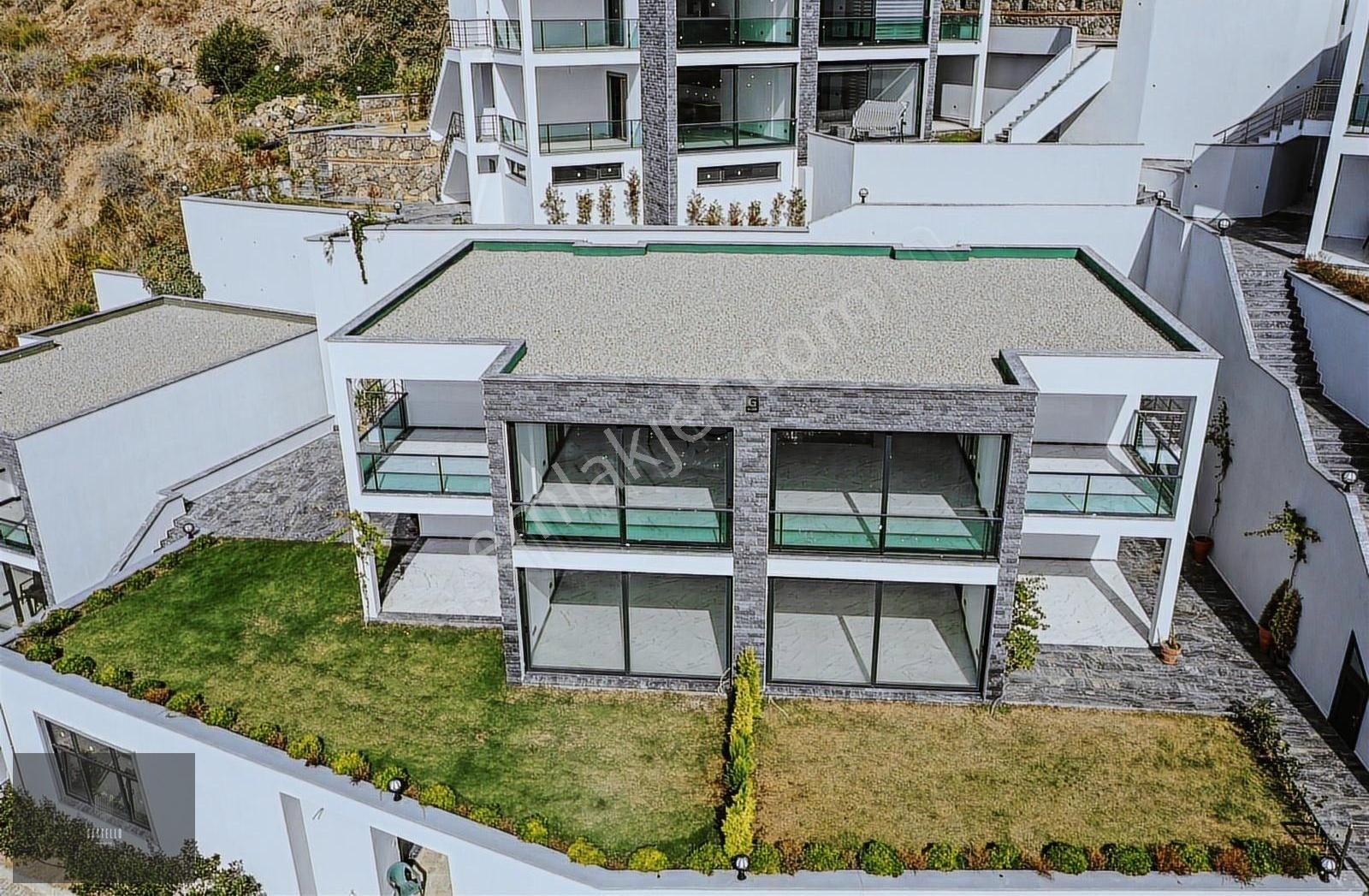 Bodrum Dirmil Satılık Villa Yalıkavak Dirmil'de Denize Sıfır İskeleli Dublex Villa