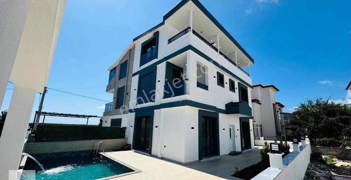 Didim Efeler Satılık Villa Didim Efeler Mahallesinde Bitişik Nizam Müstakil Havuzlu Otoparklı 4+1 Villa