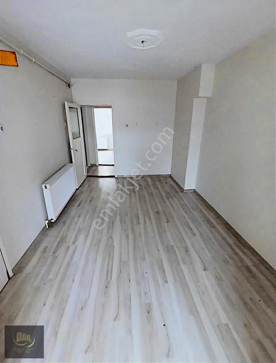 Esenler Nine Hatun Satılık Daire Öz Erciyesten Nine Hatunda 2+1 85 M² 4.kat Nizami Binada Daire