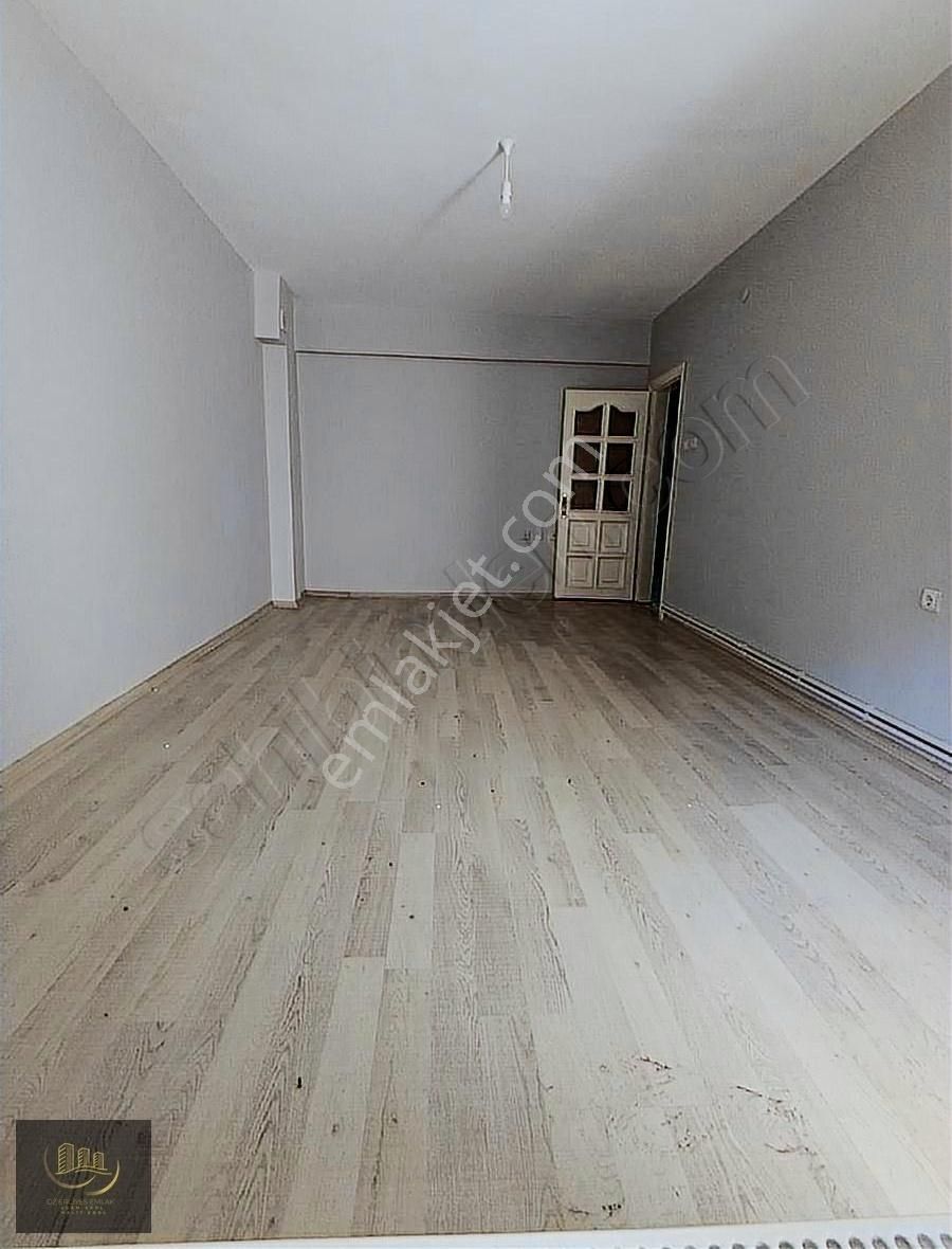 Bağcılar Fevzi Çakmak Satılık Daire İ.ethem Cami Yanı 2+1 110m² 1.kat Nizami Geniş Ferah Daire