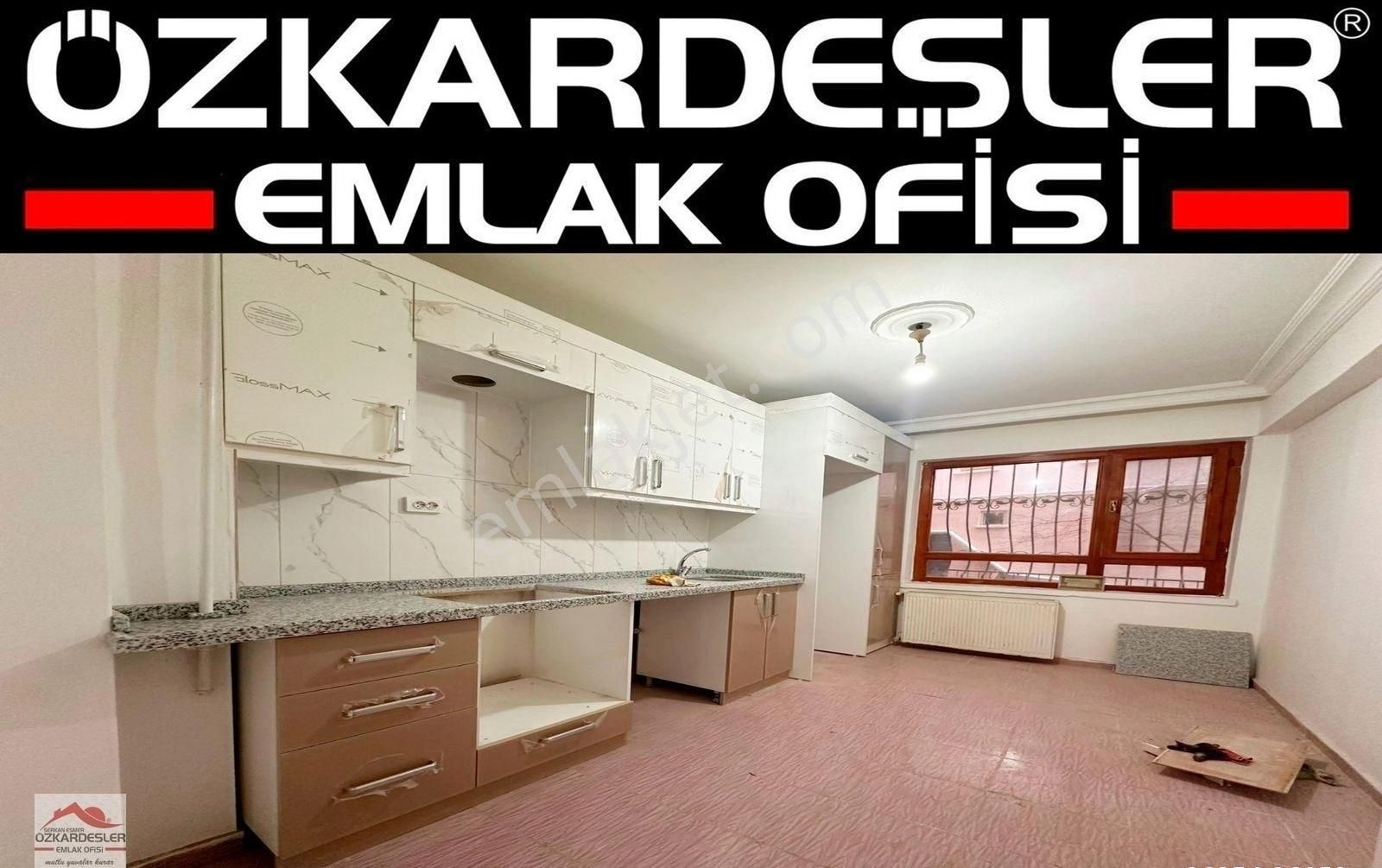 Keçiören Yayla Kiralık Daire Özkardeşler'den Bağcı Caddesi Paraleli Kat Konumunda 3+1