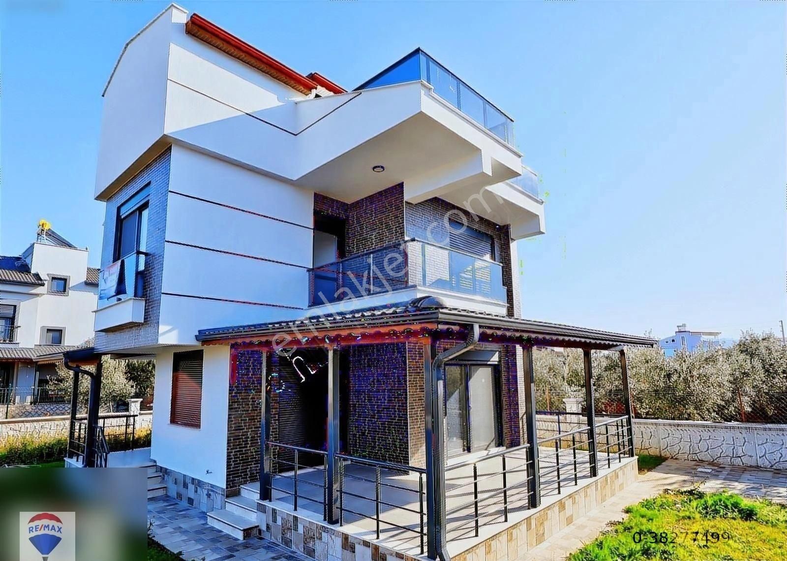 Dikili Cumhuriyet Satılık Villa Tam Müstakil Lüks Villa