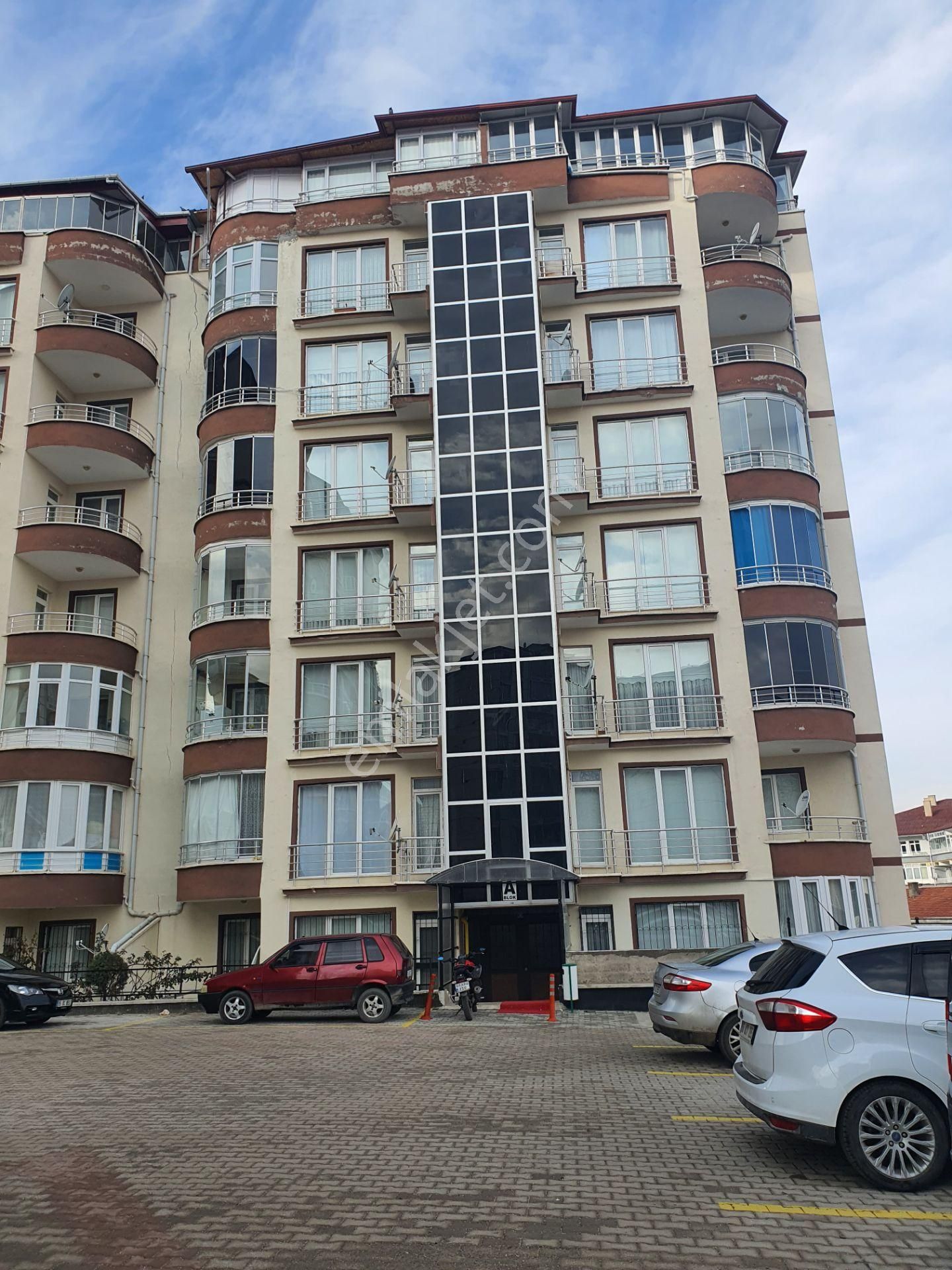 Yozgat Merkez Yeni Cami Satılık Daire Osmanlı Sitesinde Merkezi Konumda Satılık 6+2 Dubleks Daire