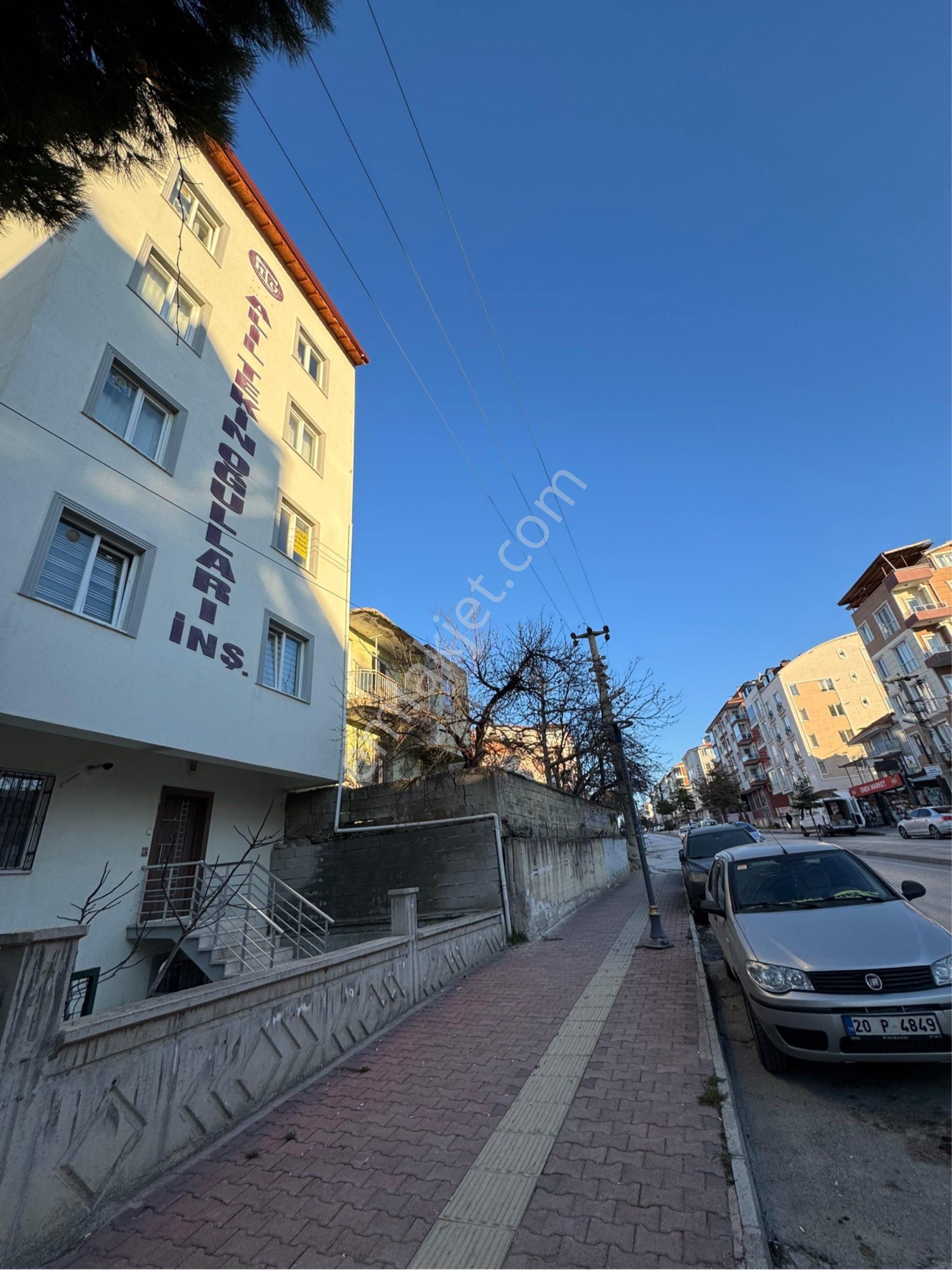 Burdur Merkez Emek Satılık Daire İnal Emlaktan Emekte Cadde Üzeri Satılık 2+0 60 M2 Daire