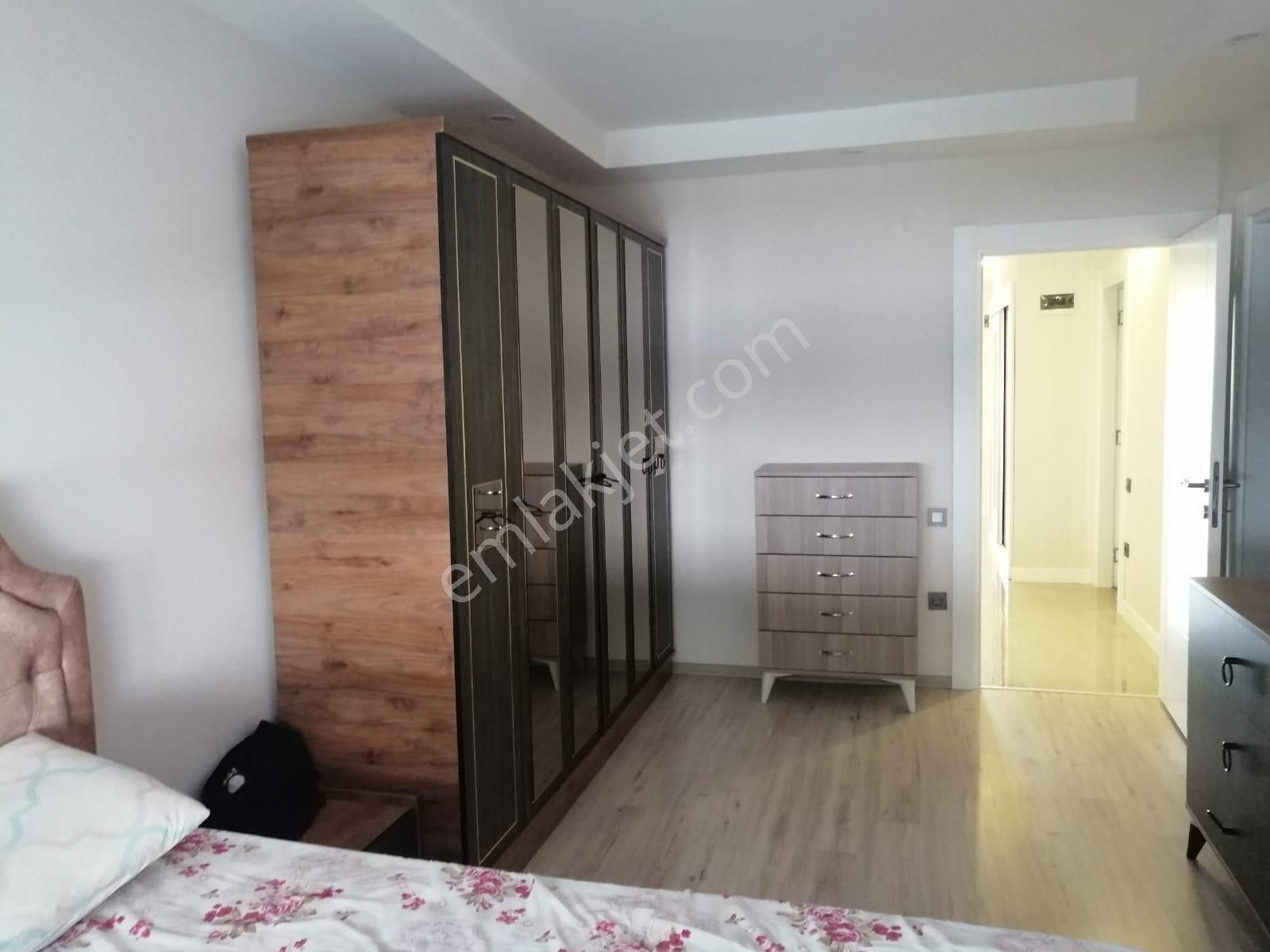 Beylikdüzü Dereağzı Kiralık Daire Dereağzı Mahallesi'nde Kiralik Full Eşyalı 2+1 Cati Kati