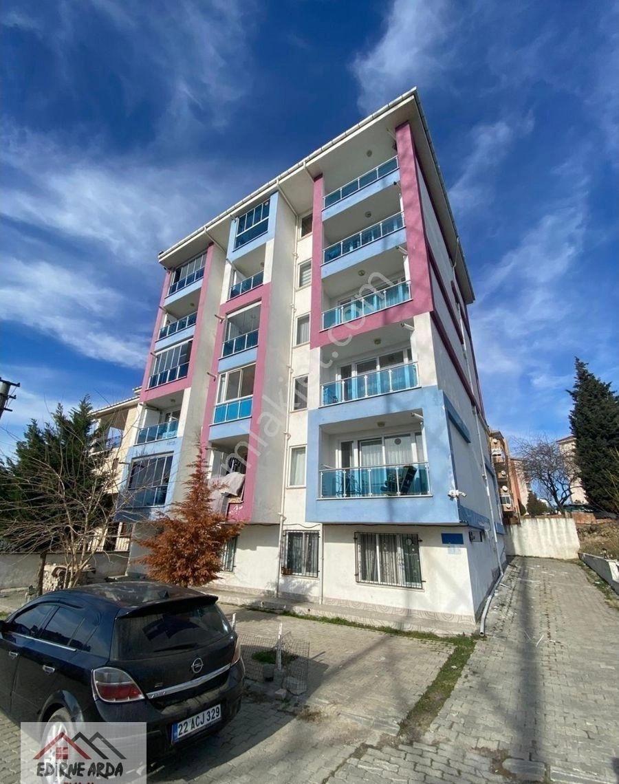 Edirne Merkez Şükrüpaşa Kiralık Daire Arda Emlak Ofisi'nden Yapay Gölet Yakını Kapalı Balkonlu Full Eşyalı Daire