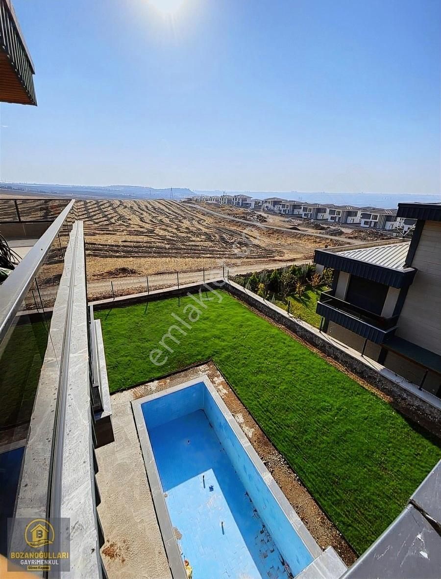 Sur Yukarıkılıçtaşı Satılık Villa Satılık Villa Sur Yukarıkılıçtaşı Mah. Velat Triplex Villaları 1