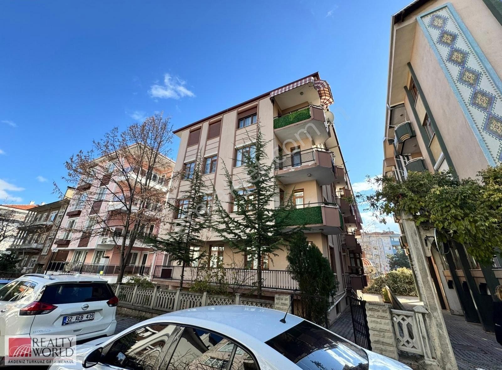 Isparta Merkez İstiklal Satılık Daire İstiklal Mahallesinde Satılık 3+1 Daire