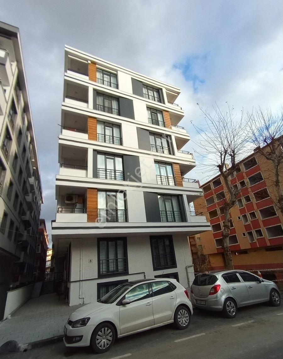 Küçükçekmece Cennet Satılık Daire İra Emlaktan Cennet Mahallesi Barboras Caddesinde 3+1 Satılık 90 M2 Net Daire