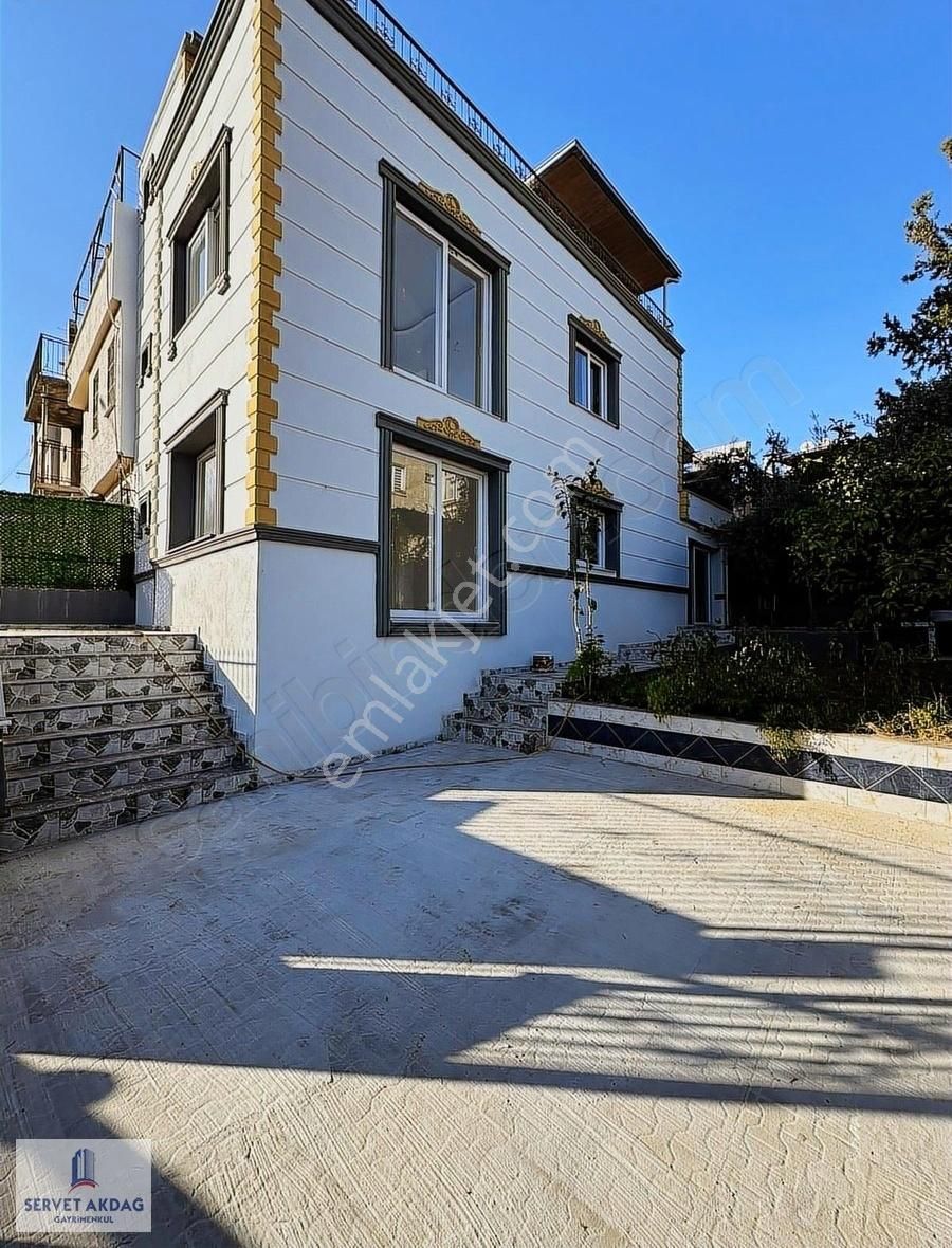 Çukurova Belediye Evleri Satılık Villa Çukurova Belediye Evleri 5+1 Triplex Şehir İçinde Villa Konforu